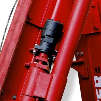 locate ram pilot auger with hydraulic motor with rock spike rotator